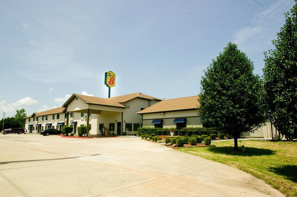 Super 8 By Wyndham Van Buren/Ft. Smith Area Exterior photo